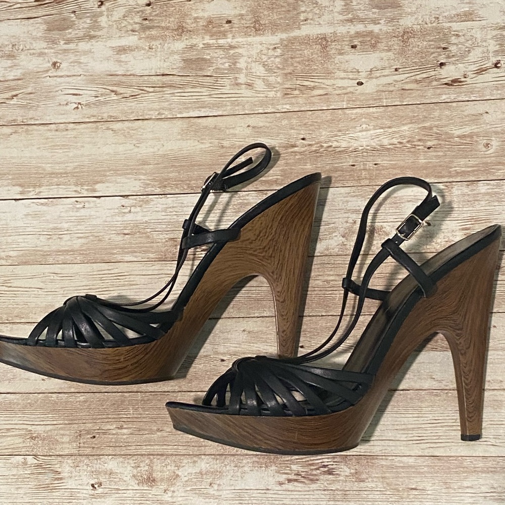 Jessica Simpson 3” black heels w wood grain.  Worn once.